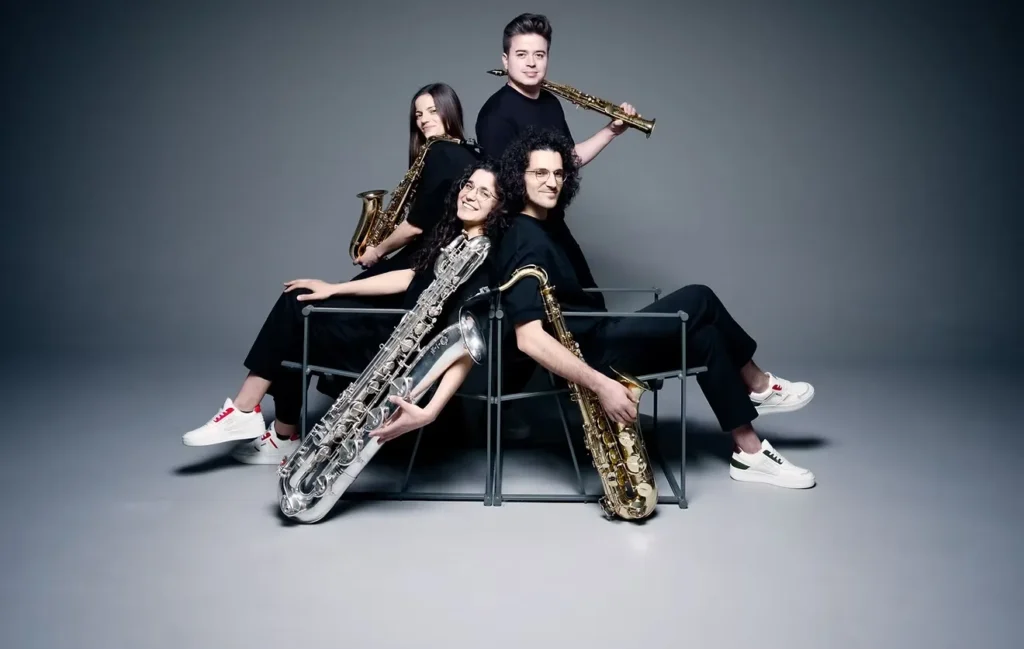 De vier musici van Maat Saxophone Quartet.